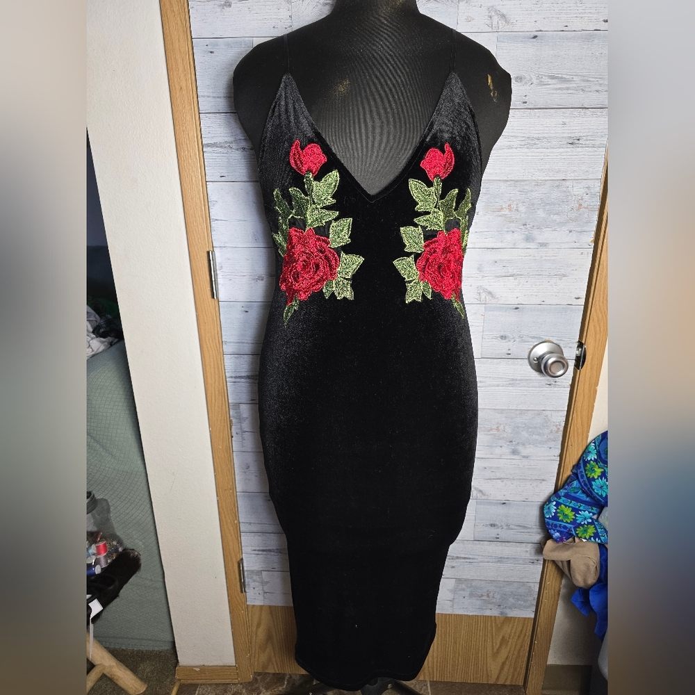 Y2K Black Velvet Red Floral Embroidered Sleeveless Dress